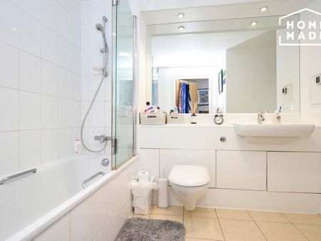 The Mast, Albert Basin Way, E16 - Photo 5