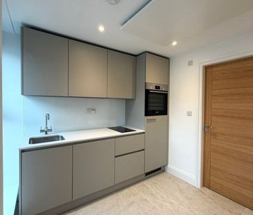 Shelldale Road, Brighton - Photo 1