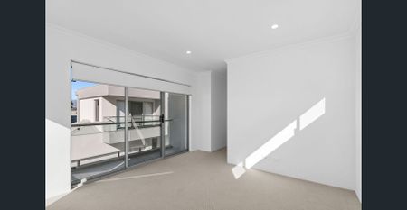 BRAND NEW CONTEMPORARY HOME - 8B LEVERBURGH ST - Photo 2