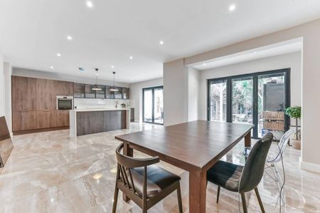 4 bedroom semi-detached house to rent - Photo 2