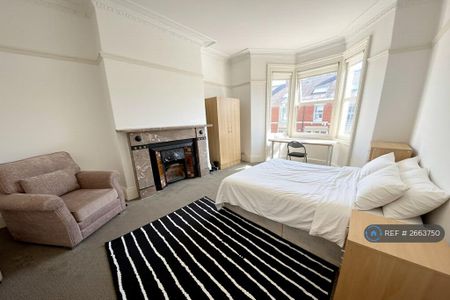 3 bedroom maisonette to rent - Photo 4