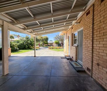 Beachside lifestyle in beautiful Hove - Photo 4