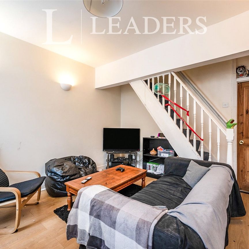 3 bedroom house to rent Londesborough Road, Southsea, PO4 - Photo 1