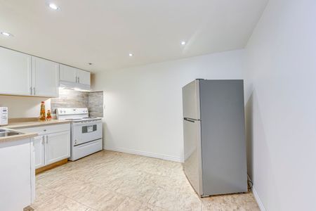 For Lease - 6152 Hardesty Crescent, Mississauga, Ontario - Photo 4