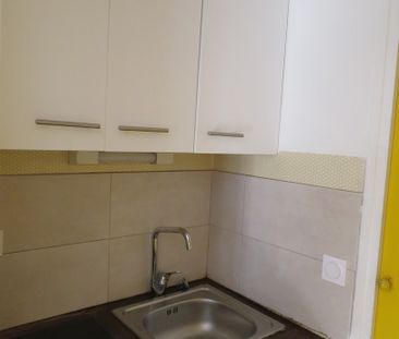 Studio Meublé, 18m², Les Hauts de Nîmes, 360€ H.C - Photo 6