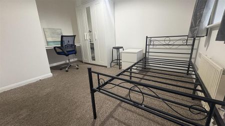 4 bedroom townhouse to rent - Photo 4