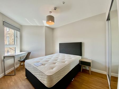 3 bedroom flat to rent - Photo 5