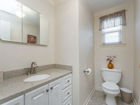 For Lease - 10 Arrowflight Drive, Markham, Ontario - Photo 3