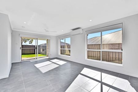 BRAND NEW DUPLEX- AVAILABLE NOW! - Photo 2