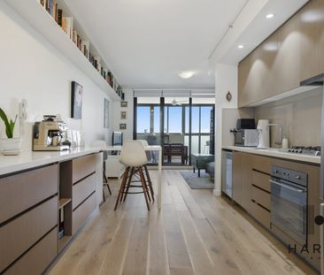 Sophisticated One-Bedroom Apartment in Vibrant Hornsby Hub - Photo 6