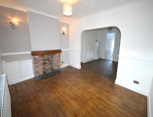 2 Bedroom End Terrace To Let - Photo 1