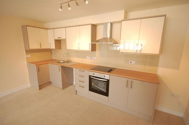 2 bedroom flat to rent - Photo 1