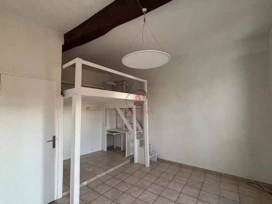 Location Appartement 1 pièce 30m² LA CADIERE D AZUR 83740 - Photo 1