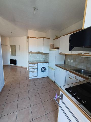 Location Appartement 3 pièces 64m² MILLAU 12100 - Photo 2