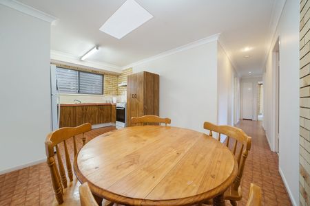 404 Scarborough Road, Scarborough QLD 4020 - House For Rent | Domain - Photo 5