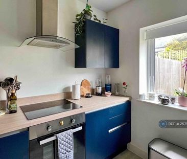 2 bedroom flat to rent - Photo 4