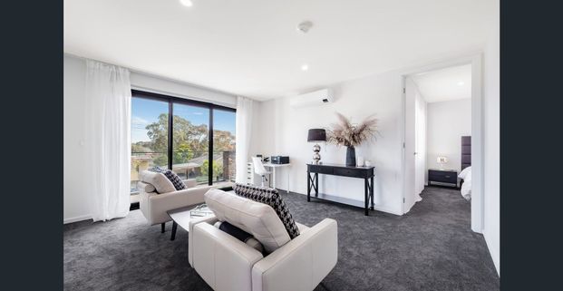 Designer Luxury in Donvale - Photo 1