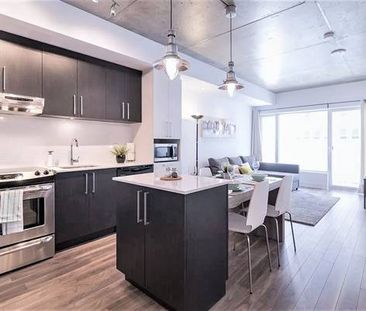 Montreal Furnished Condo Rental Fully Equiped - Bright 1 Bed, 1 Bath - Photo 1