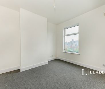 3 bedroom house to rent Hainton Avenue, DN32 - Photo 4