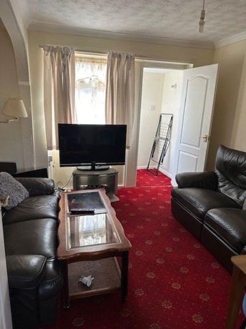 4 bedroom house to rent - Photo 2