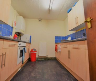 5 bedroom House in Holborn View, Leeds - Photo 6