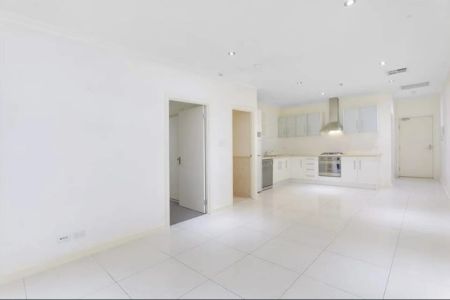 SPACIOUS 2 BEDROOM APARTMENT IN THE HEART OF CBD - Photo 4