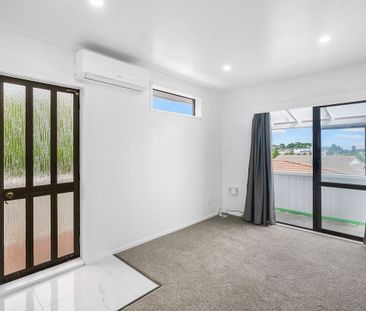 Tidy One Bedroom Unit (Upstairs unit) - Photo 2