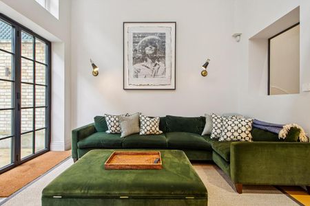 4 bedroom terraced house to rent - Photo 5