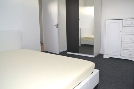 3 Bed Flat, Hoskins Close, E16 - Photo 4