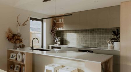 Spacious family home with modern comforts - Photo 2