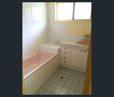 Comfortable Low-Set Brick Home in a Convenient Location - Photo 6
