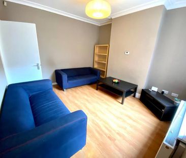 4 bedroom terraced house to rent - Photo 2