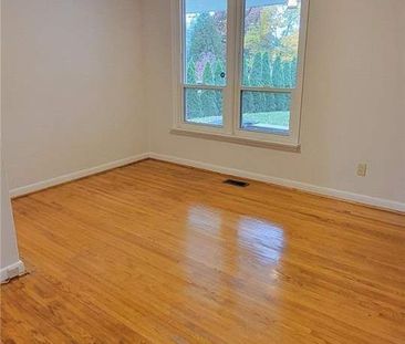 For Lease - 64 Farningham Crescent Unit# MAIN, Toronto, Ontario - Photo 1