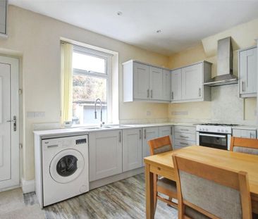 2 bedroom terraced house to rent - Photo 2