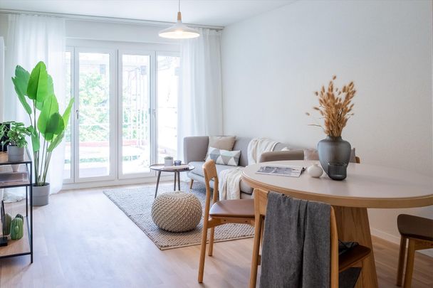 Erstbezug nach Sanierung - zentrale Lage und Lebensqualität vereint - Foto 1