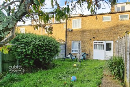 4 bedroom terraced house to rent - Photo 5