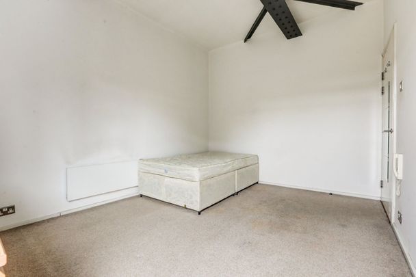 2 Bed Flat, Conran Building, M4 - Photo 1