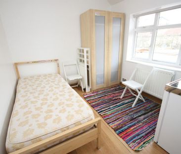 Westway, Shepherds Bush, London, W12 0SB - Photo 1