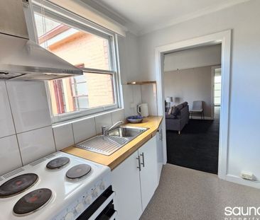 Fully furnished unit walking distance to lgh - Photo 5