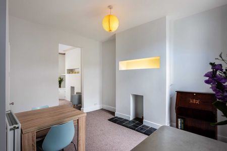 2 bedroom terraced house to rent - Photo 4