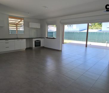 Location Maison 4 pièces 102m² REMIRE MONTJOLY 97354 - Photo 3