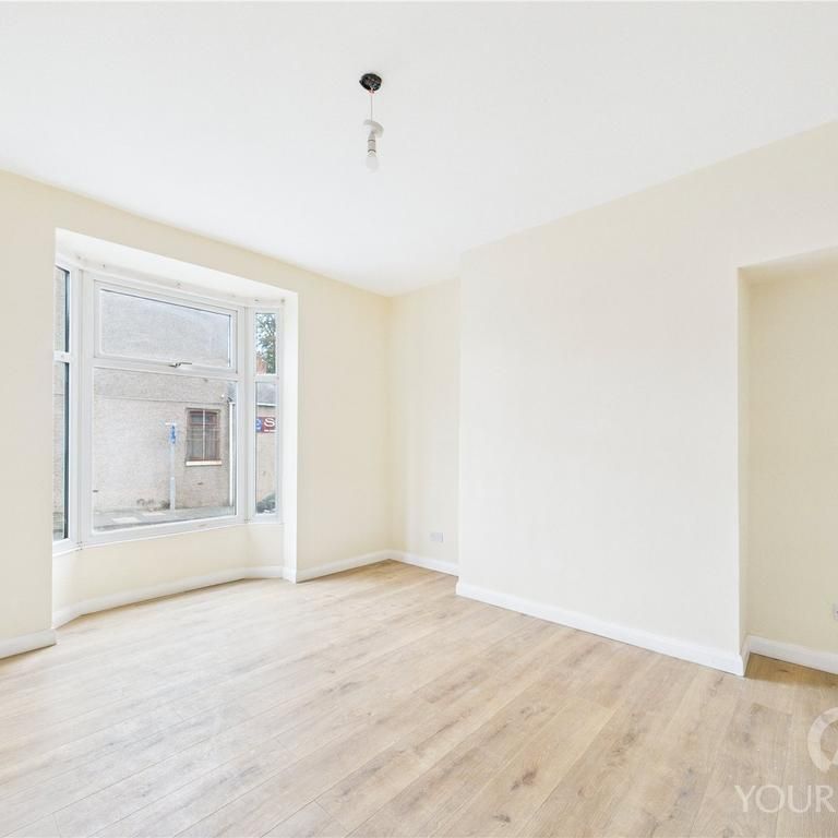 3 bedroom terraced house to rent - Photo 1