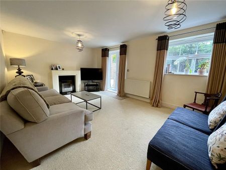 4 bedroom terraced house to rent - Photo 2