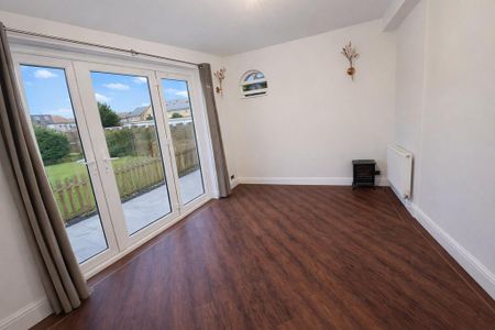 4 bedroom detached house to rent - Photo 2