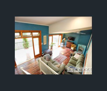 Rare offering on the rental market - Photo 1