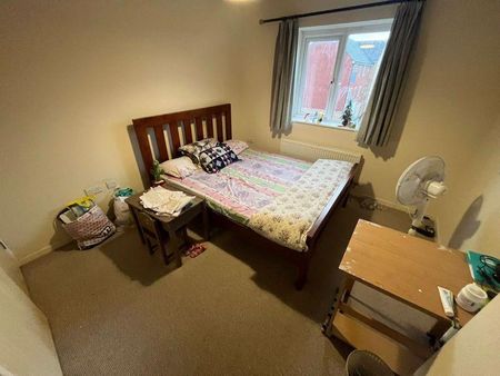 2 bedroom flat to rent - Photo 3