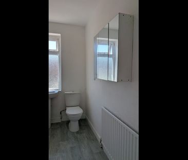 Room in a Shared House, Gresham Road, E16 - Photo 6