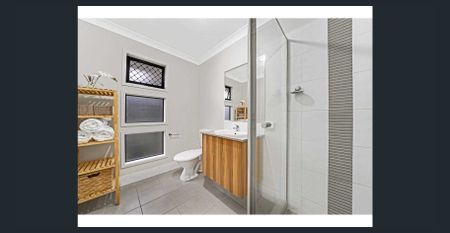 Comfortable Family Home in a Convenient Hillcrest Location - Photo 4