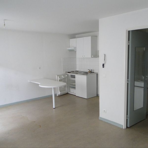 Location Appartement 1 pièce 28m² AUBIERE 63170 - Photo 2