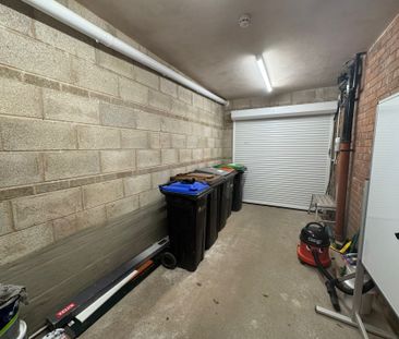 ParkDrive, Hucknall, NOTTINGHAM - Photo 4